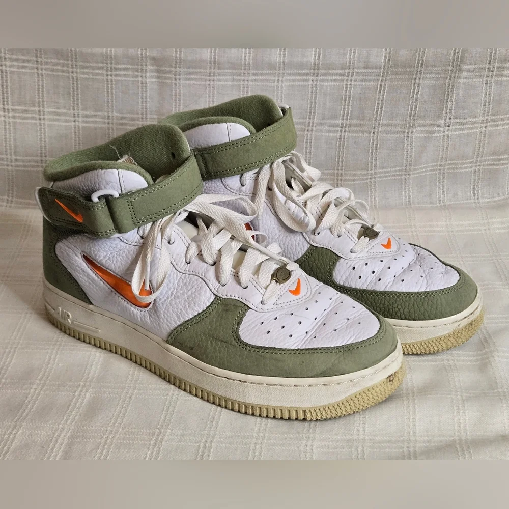 Men's Size 8 - Nike Air Force 1 Mid QS 